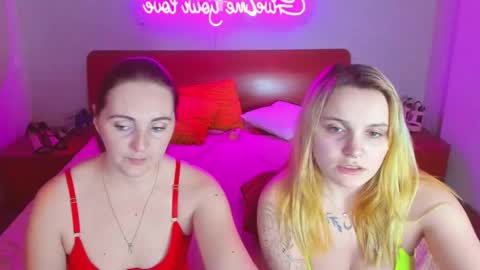 Lili and Bella online show from 21, 2, 2025