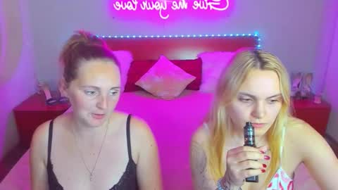 Lili and Bella online show from 21, 11, 2025