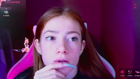 Snapshot of magicladyy chatting on 18, 12, 2025 Angel online show from 18, 12, 2025