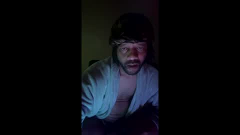 Snapshot of magicman1385 chatting on 1, 2, 2026 magicman1385 online show from 1, 2, 2026