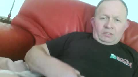 Snapshot of magicman250 chatting on 25, 4, 2026 magicman250 online show from 25, 4, 2026
