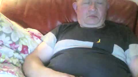 Snapshot of magicman250 chatting on 30, 4, 2026 magicman250 online show from 30, 4, 2026
