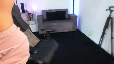 Snapshot of magnus_savage chatting on 8, 4, 2026 If you want me to use the Lovense please let me know -- online show from 8, 4, 2026