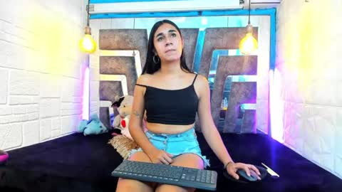 mahiara hot online show from 7, 8, 2026