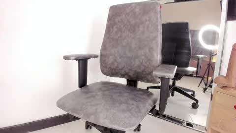 maia_520 online show from 3, 3, 2026