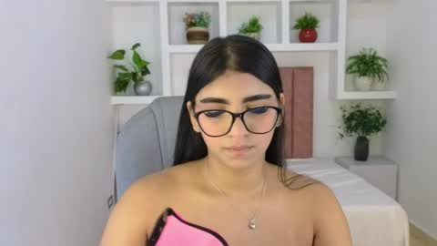 Maiaa Ruiz  online show from 12, 5, 2026