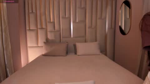  Maia  online show from 20, 9, 2025