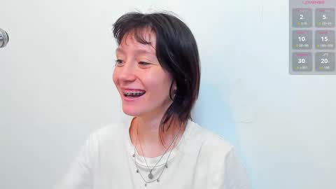 Snapshot of maibys_cute chatting on 18, 10, 2025 maibys online show from 18, 10, 2025