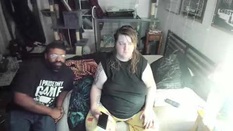 Snapshot of maidensaigexo chatting on 20, 10, 2025 Alyx online show from 20, 10, 2025