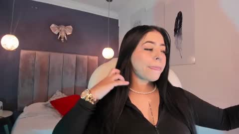 Snapshot of maiiitee_ chatting on 5, 3, 2025 Mait online show from 5, 3, 2025