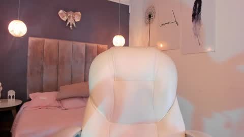 Snapshot of maiiitee_ chatting on 7, 3, 2025 Mait online show from 7, 3, 2025