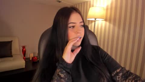 Snapshot of maiiitee_ chatting on 11, 10, 2025 Mait online show from 11, 10, 2025