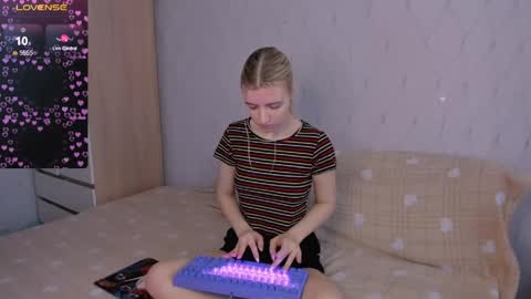 Snapshot of mailin_harrington chatting on 26, 3, 2026 Your kitty online show from 26, 3, 2026