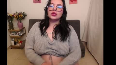 Snapshot of maily_888 chatting on 11, 11, 2025 maily online show from 11, 11, 2025