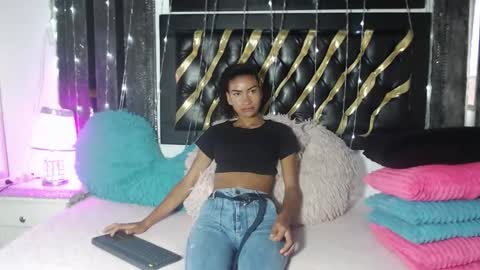 Snapshot of mailyn_gold chatting on 4, 3, 2026 mailyn_gold online show from 4, 3, 2026