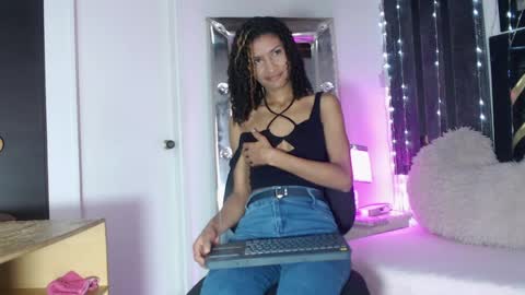 Snapshot of mailyn_gold chatting on 31, 3, 2026 mailyn_gold online show from 31, 3, 2026