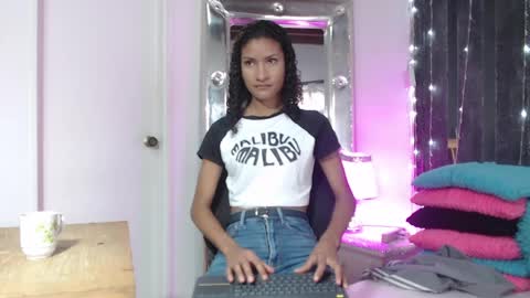 Snapshot of mailyn_gold chatting on 2, 4, 2026 mailyn_gold online show from 2, 4, 2026