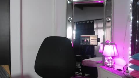 Snapshot of mailyn_gold chatting on 11, 4, 2026 mailyn_gold online show from 11, 4, 2026