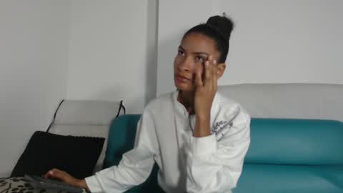 Snapshot of mailyn_gold chatting on 19, 6, 2026 mailyn_gold online show from 19, 6, 2026