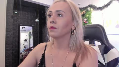 Carolina Barrantes Munera online show from 4, 1, 2025