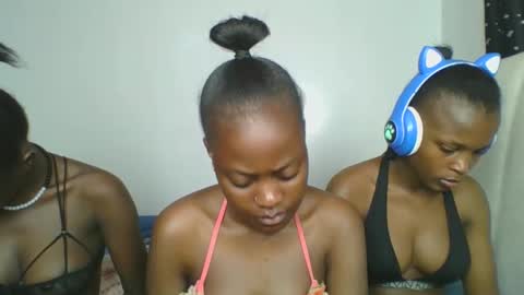 maira luv1 online show from 4, 2, 2026