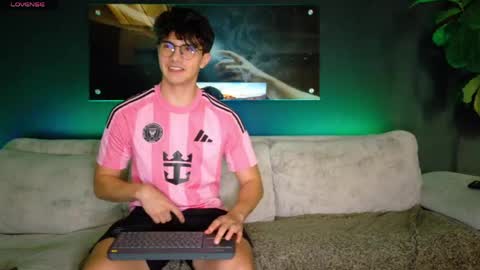 Snapshot of maisonbastian chatting on 23, 5, 2026 Bastian Arslan online show from 23, 5, 2026