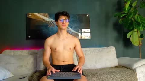 Snapshot of maisonbastian chatting on 27, 6, 2026 Bastian Arslan online show from 27, 6, 2026