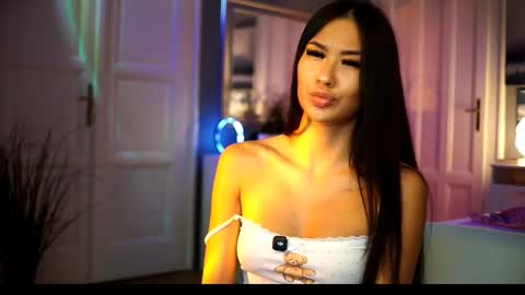 Snapshot of maistream chatting on 18, 9, 2025 Mai online show from 18, 9, 2025