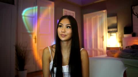 Snapshot of maistream chatting on 2, 10, 2025 Mai online show from 2, 10, 2025