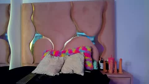 Snapshot of maiteht chatting on 22, 2, 2025 maite online show from 22, 2, 2025