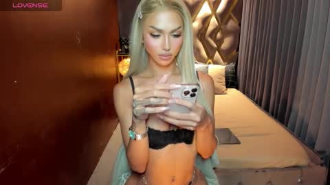 Snapshot of majestictspatty chatting on 21, 10, 2025 Patty Grey online show from 21, 10, 2025