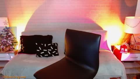 Snapshot of makarena_medina chatting on 23, 12, 2024 Makarena online show from 23, 12, 2024