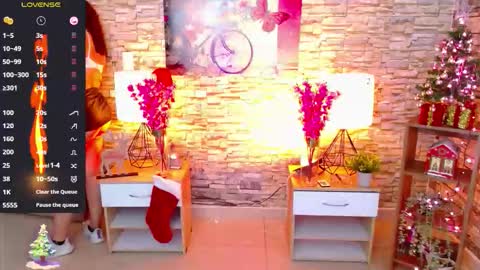 Snapshot of makarena_medina chatting on 3, 12, 2025 Makarena online show from 3, 12, 2025