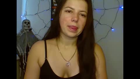 make_mesmile online show from 31, 10, 2025