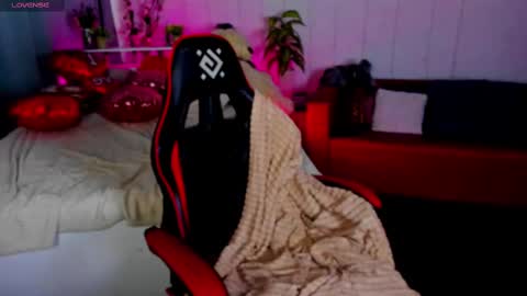 Makima online show from 15, 2, 2025