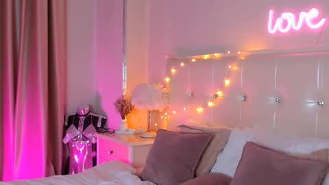 Lia  online show from 12, 1, 2026