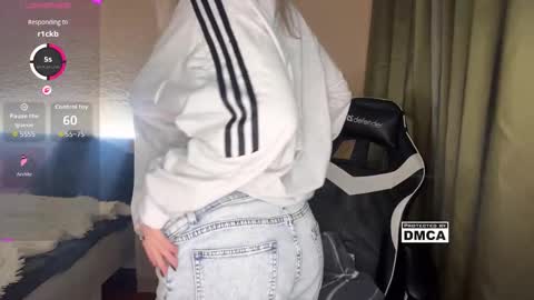 maksisisia online show from 18, 11, 2025