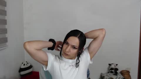 Snapshot of malasexychick chatting on 4, 10, 2025 Mariapau online show from 4, 10, 2025