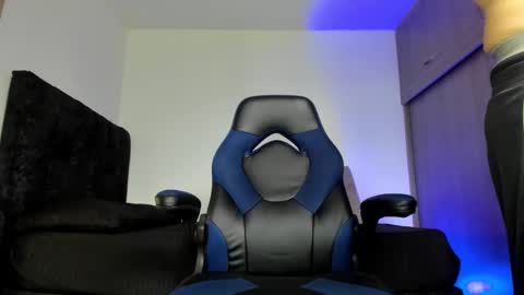 Snapshot of male_pussy chatting on 11, 10, 2025 ADAM         online show from 11, 10, 2025