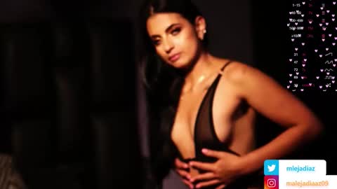 Snapshot of malejadiaz_ chatting on 19, 10, 2025 Maleja Diaz online show from 19, 10, 2025