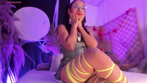 Snapshot of malejasaenz chatting on 24, 10, 2025 Alejandra Take domi control in 100 tkns 5 min. Dont miss my moans online show from 24, 10, 2025