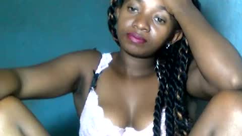 malinah01 online show from 1, 12, 2024
