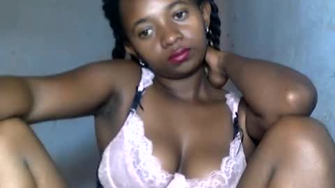 malinah01 online show from 3, 12, 2024