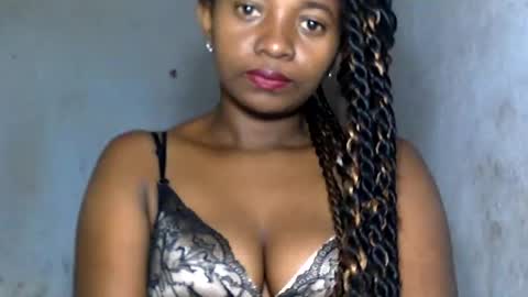 malinah01 online show from 8, 12, 2024