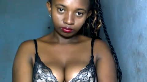 malinah01 online show from 8, 12, 2024