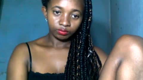 malinah01 online show from 18, 12, 2024