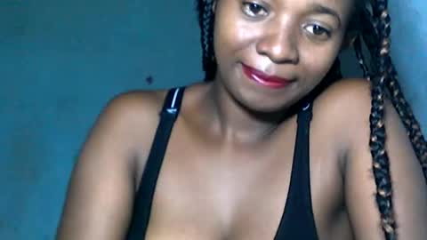 malinah01 online show from 19, 12, 2024