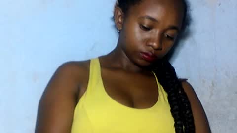 malinah01 online show from 28, 12, 2024