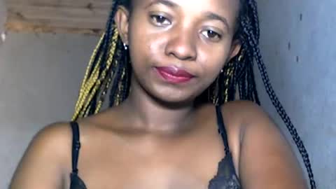 malinah01 online show from 5, 1, 2025