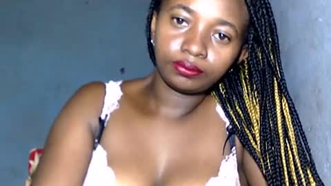 malinah01 online show from 7, 1, 2025